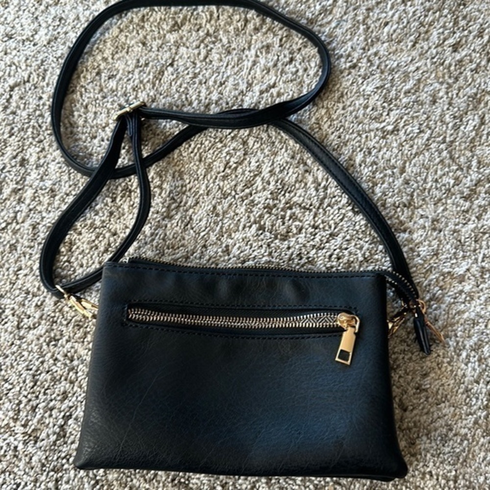 Black Crossbody bag so many slots gold hardware self adjustable straps